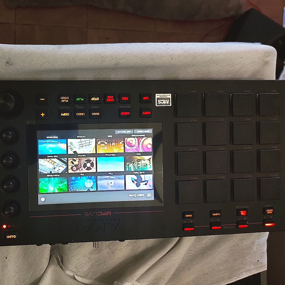 Akai live standalone MPC - Picture 2 of 5